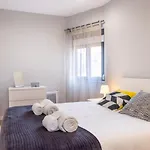 Bright & Central Apartment By Lovelystay